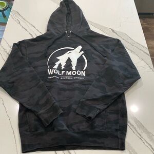 Wolf Moon Straight Bourbon Whiskey Hoodie Size M